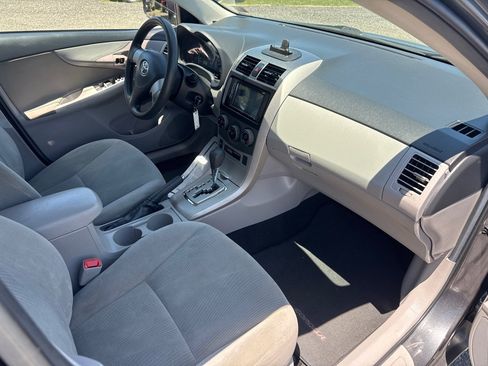 Used 2011 Toyota Corolla LE FWD image 28