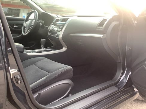 Used 2015 Nissan Altima 2.5 SV w/ Convenience Package FWD image 13