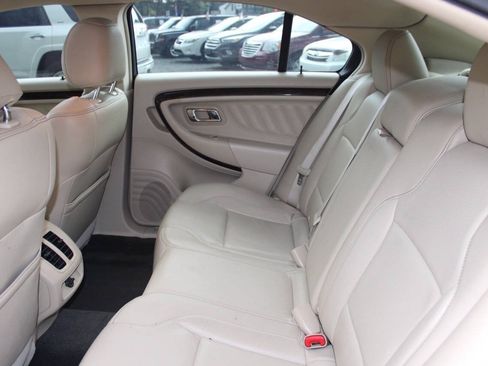 Used 2013 Ford Taurus Limited FWD image 21