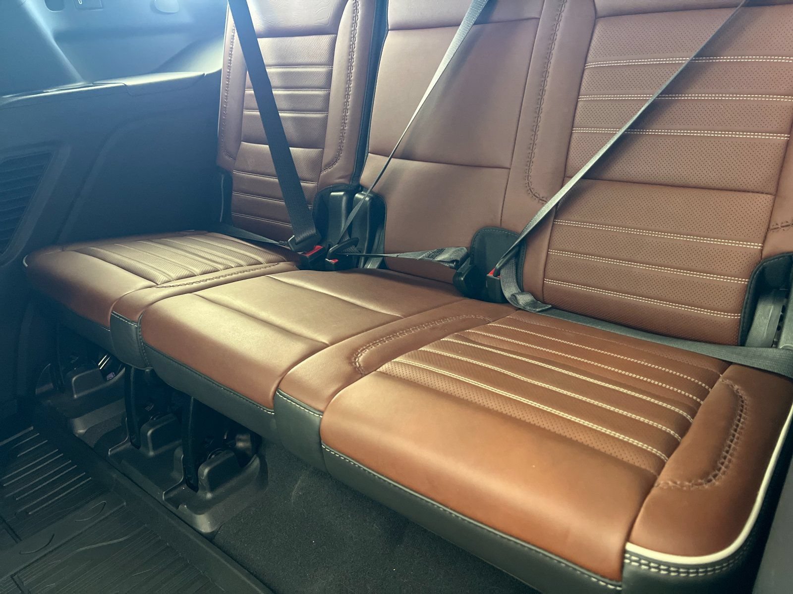 Used 2023 GMC Yukon Denali Ultimate w/ LPO, Floor Liner Package AWD/4WD image 17