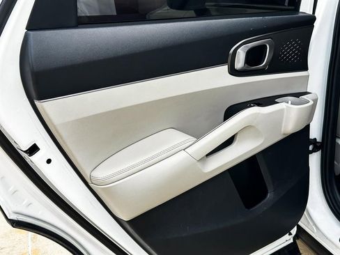 Used 2021 Kia Sorento S image 32