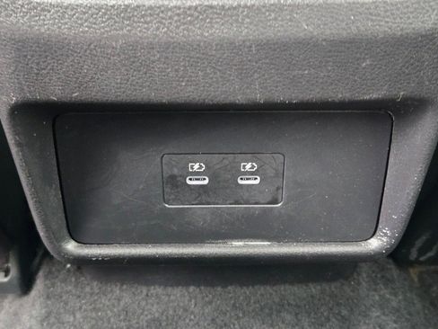 Used 2024 Nissan Rogue SV image 18