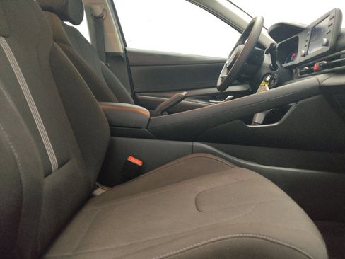 Used 2024 Hyundai Elantra SE FWD image 21