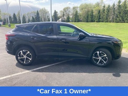Used 2024 Chevrolet Trax RS w/ Sunroof Package FWD image 5
