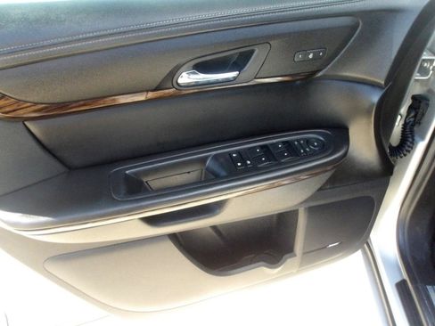 Used 2016 GMC Acadia Denali FWD image 18