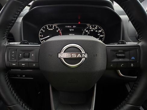 Used 2025 Nissan Rogue SV FWD image 19