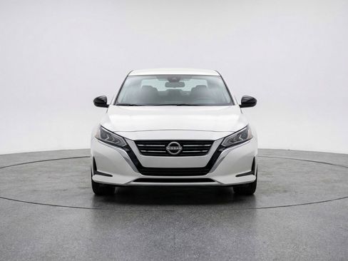 Used 2025 Nissan Altima 2.5 SV FWD image 2