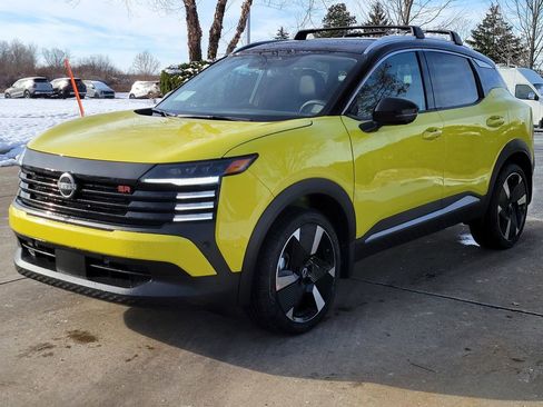 New 2025 Nissan Kicks SR w/ SR Premium Package image 5