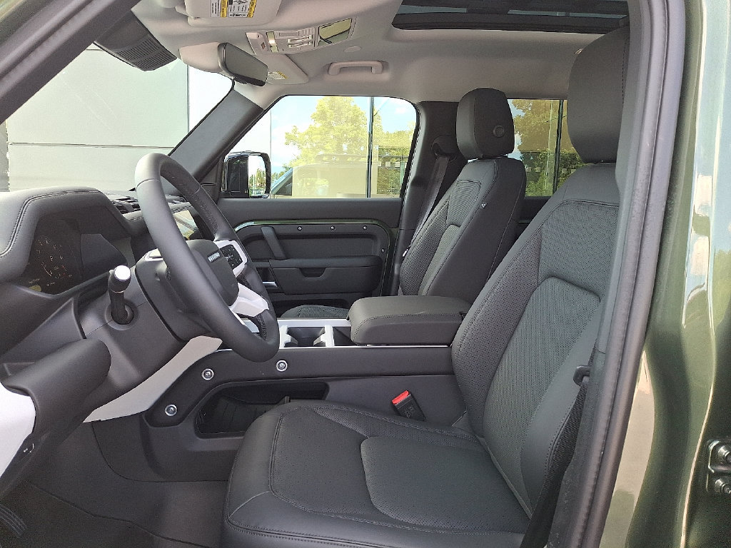 New 2026 Land Rover Defender 110 S AWD/4WD image 9
