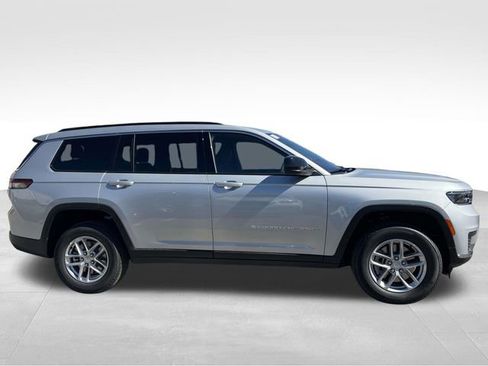 New 2025 Jeep Grand Cherokee L Laredo image 8