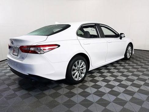 Certified 2020 Toyota Camry LE image 23