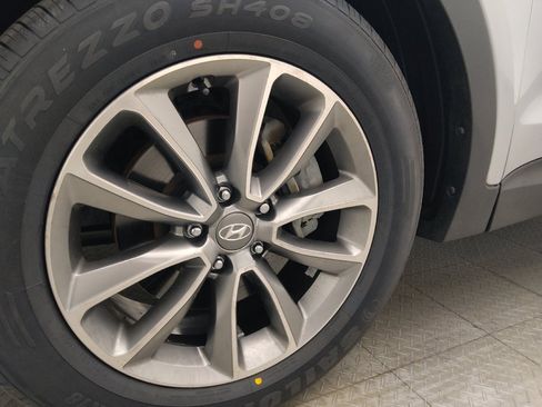 Used 2019 Hyundai Santa Fe XL SE FWD image 31