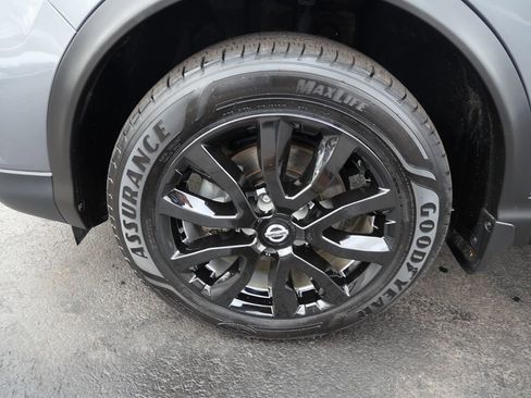 Used 2020 Nissan Rogue Sport SV image 31