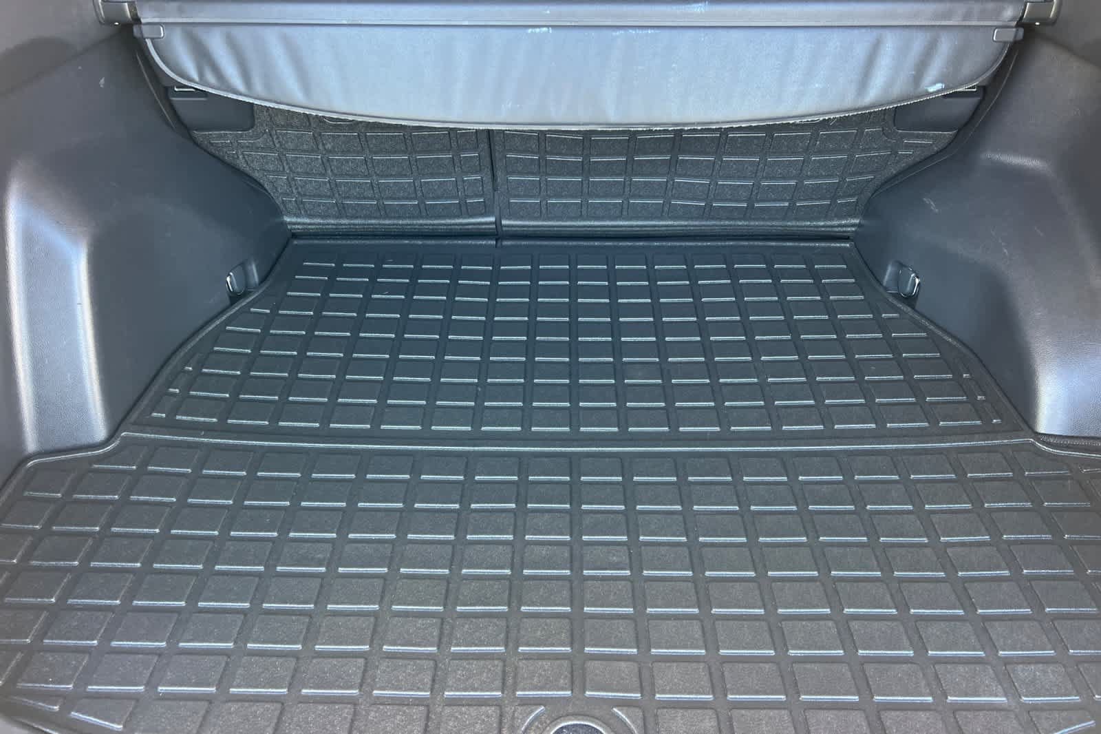 Certified 2023 Toyota RAV4 LE AWD/4WD image 16