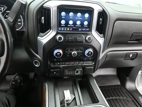 Used 2021 GMC Sierra 1500 SLT w/ X31 Off-Road Package image 12