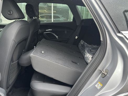 Used 2025 Audi Q5 Premium w/ Convenience Package image 14