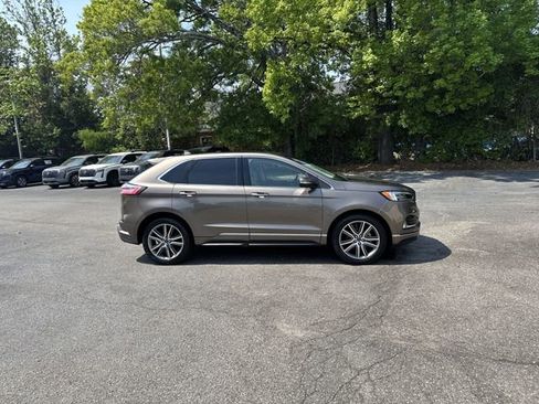 Used 2019 Ford Edge Titanium w/ Equipment Group 301A image 4