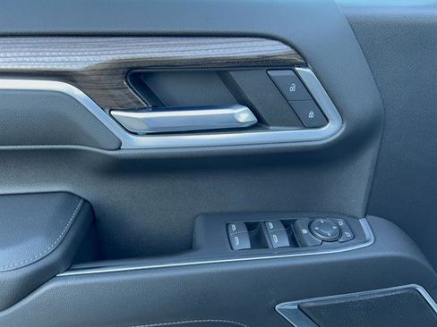 Used 2022 Chevrolet Silverado 1500 LT image 13