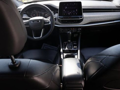 Used 2025 Jeep Compass Latitude w/ Sun & Sound Group image 12