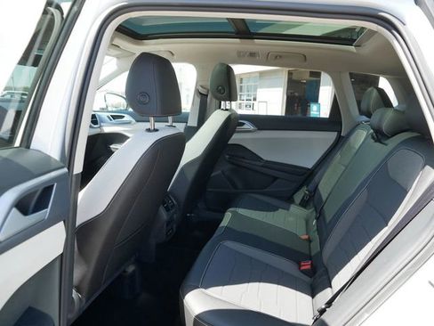 New 2026 Volkswagen Taos SE AWD/4WD image 8