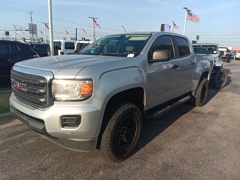 Used 2015 GMC Canyon 2WD Crew Cab w/ Convenience Package image 2