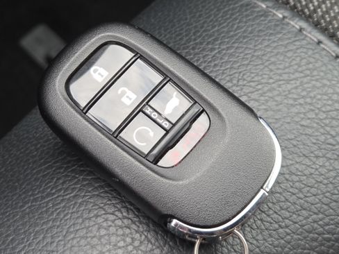 Used 2025 Honda Pilot EX-L image 35