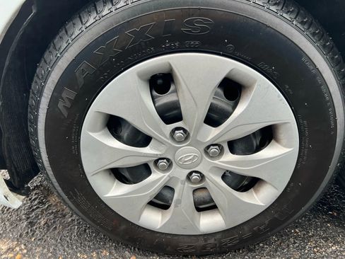 Used 2015 Hyundai Accent GS image 24