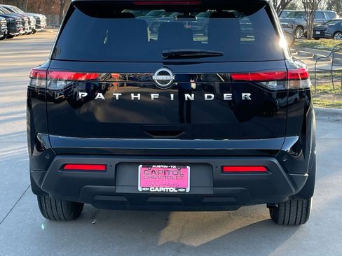 Used 2025 Nissan Pathfinder S image 5