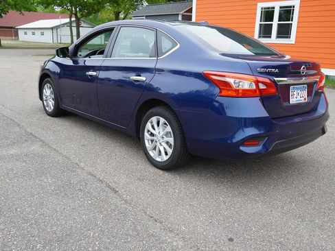 Used 2019 Nissan Sentra SV FWD image 7