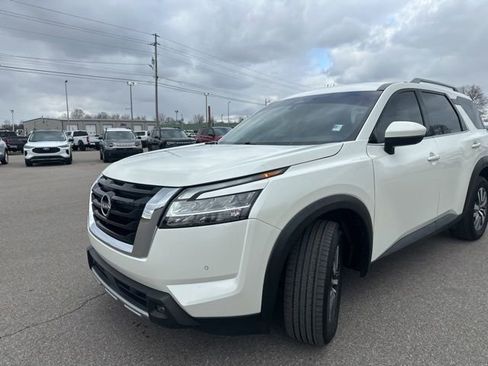 Used 2023 Nissan Pathfinder SL image 31