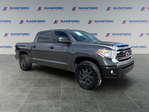 Used 2017 Toyota Tundra SR5 AWD/4WD image 7