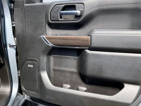 Used 2019 Chevrolet Silverado 1500 LT Trail Boss AWD/4WD image 24
