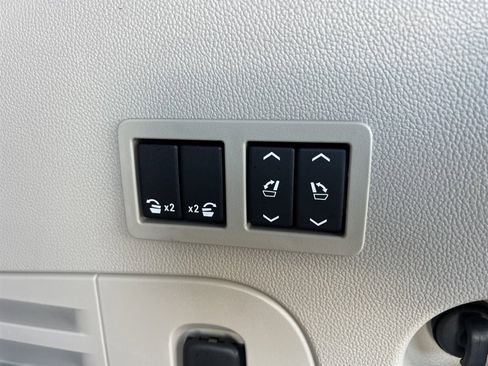 Used 2015 GMC Yukon Denali w/ Touring Package RWD image 30