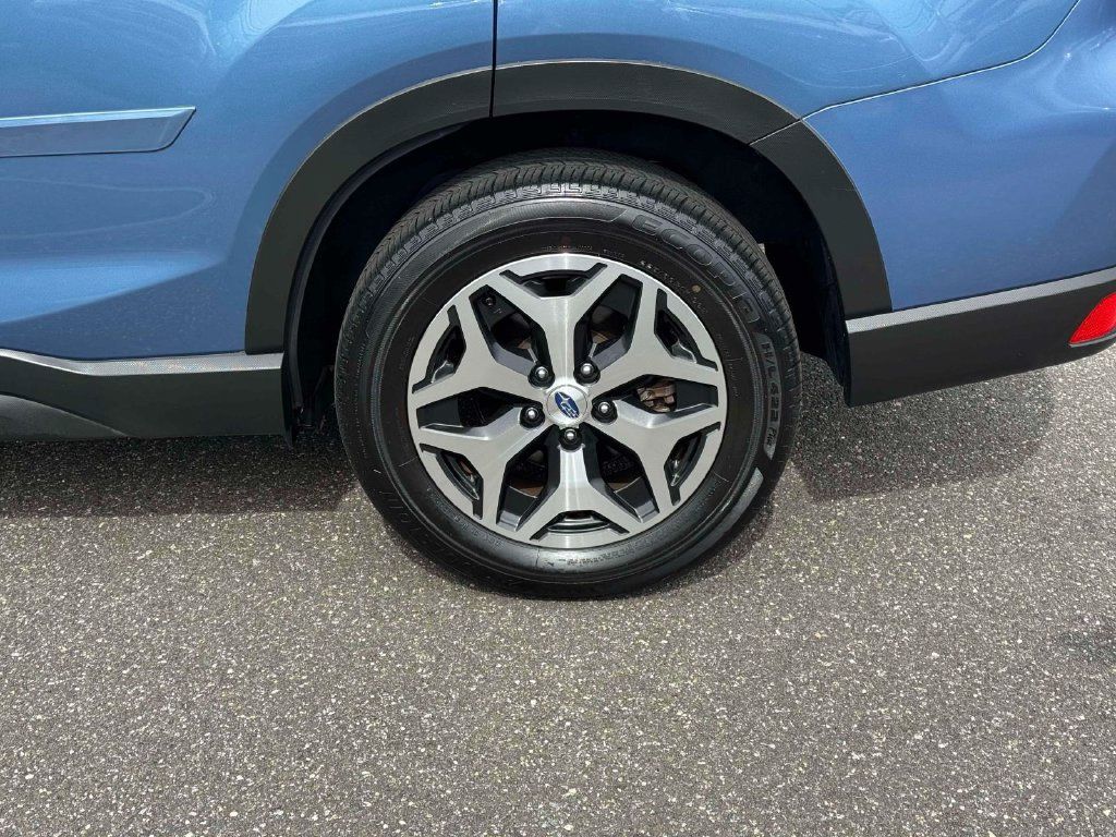 Used 2023 Subaru Forester Premium AWD/4WD image 12