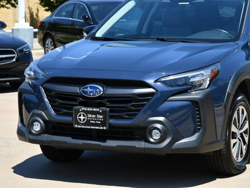 Used 2024 Subaru Outback Premium AWD/4WD image 3
