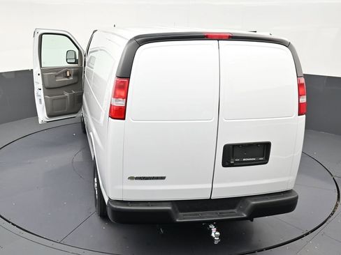 Used 2025 Chevrolet Express 2500 w/ Driver Convenience Package RWD image 33