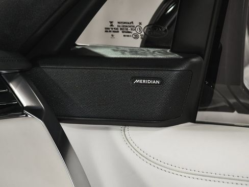 Used 2023 Land Rover Range Rover SE image 39