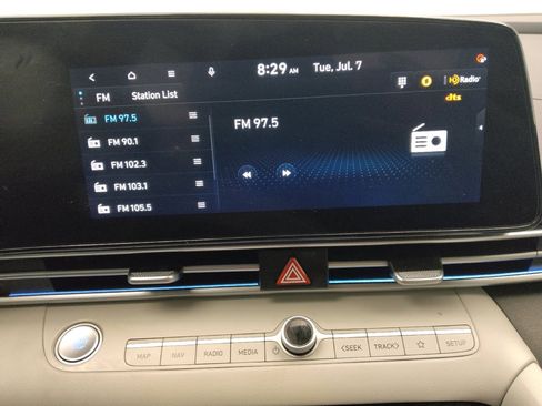 Used 2024 Hyundai Elantra Limited FWD image 25