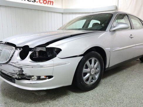 Used 2009 Buick LaCrosse CX image 2