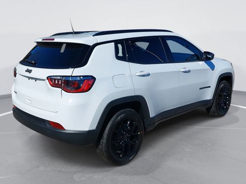 New 2026 Jeep Compass Latitude image 5