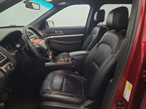 Used 2016 Ford Explorer XLT w/ Equipment Group 202A AWD/4WD image 17