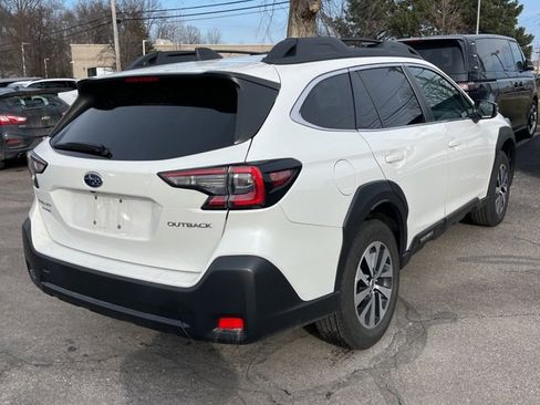 Used 2024 Subaru Outback Premium image 4