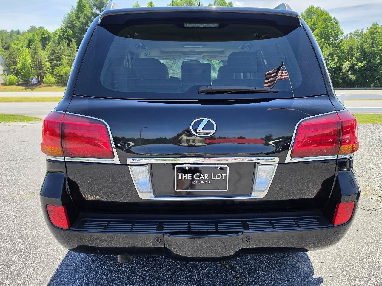 Used 2009 Lexus LX 570 4WD w/ Preferred Accessory Pkg image 5