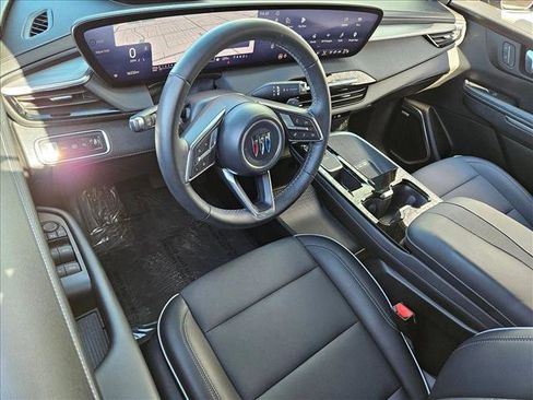 Used 2025 Buick Enclave Preferred w/ Power Package FWD image 10