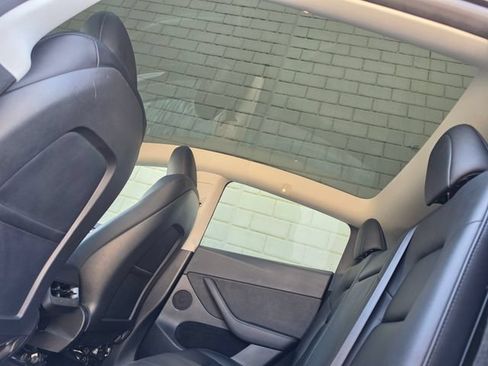 Used 2023 Tesla Model Y Long Range AWD/4WD image 28