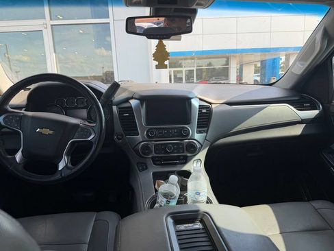 Used 2017 Chevrolet Tahoe LT w/ Luxury Package AWD/4WD image 5