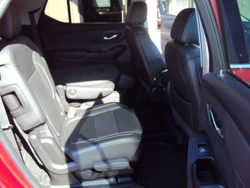 Used 2020 Chevrolet Traverse LT w/ LT Premium Package AWD/4WD image 14
