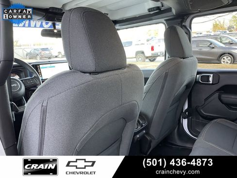 Used 2025 Jeep Gladiator Sport image 25