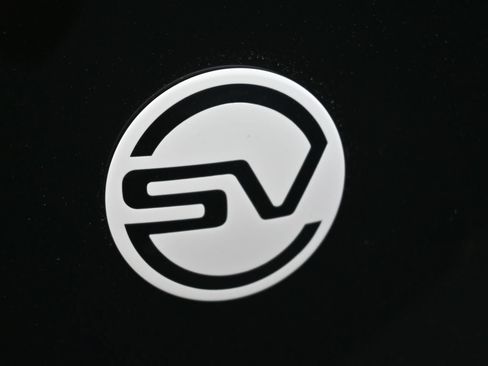 New 2025 Land Rover Range Rover SV AWD/4WD image 9