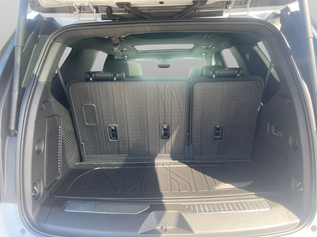 New 2026 Chevrolet Tahoe High Country w/ Sun And Tow Package AWD/4WD image 18